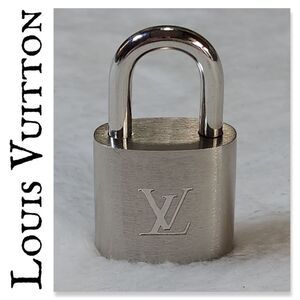 Authentic NWB Louis Vuitton Silver Lock and Key #317